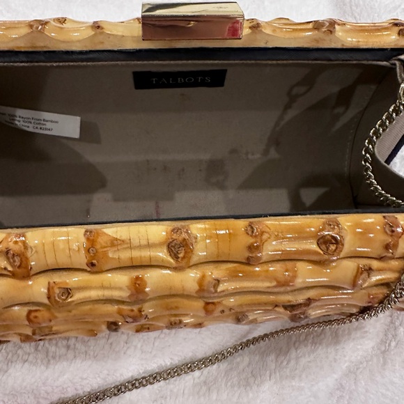 Rattan clutch! Rattan in good condition lining inside of purse shows some wear. - Picture 10 of 14